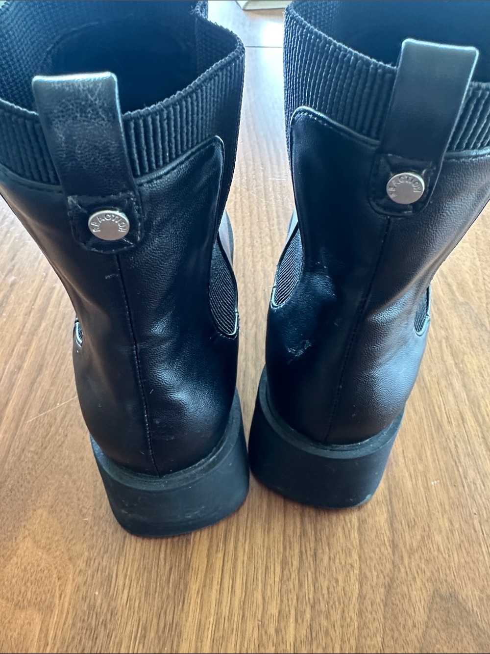 KENNETH COLE Chelsea Boot - Picture 3 of 10